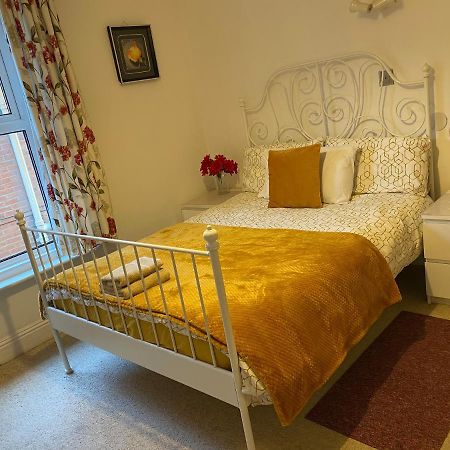 Charminster Homestay Bournemouth Ngoại thất bức ảnh